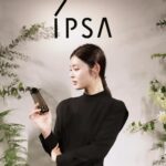 Seika Furuhata Instagram - ⠀ @ipsa_jp イプサにブラックボトルがあるってみんな知ってた??😆 砂漠植物の生命力に着目したアイテムでエイジングケアを科学し 永久の美を追究するのがテーマなんだって✨✨ 私は出来るケアは今のうちにコツコツして行きたいタイプだから 普段のスキンケアはエイジングラインがあったらそっちを選ぶようにしてる🙆‍♀️ このアルティメイトラインのテクスチャーはさっぱりなんだけど、 しっかり保湿もされてハリとうるおいを与えてくれる感じがめっちゃ良かった☺️👏 メイクのよれも気にならないから とっても使いやすい♪ #PR#IPSA#イプサ#エッセンスローションアルティメイト
