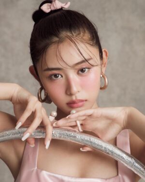 Seika Furuhata Instagram - ⠀
@vivi_mag_official 

ViVi１月号見てくれたかな??♡
　

この世界観に居れるのもあと少し....

今私が思ってる事、ViViを通して伝わりますように☺️

#vivi#卒業
