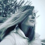 Sema Şimşek Instagram - Seyfi Dursunoğlu’nun bi r röportajında dinlemiştim. Ölümden sonra geride kalanların acısıyla ilgili çok güzel bir anlatımdı. Biri öldüğünde insanın içinde 40 tane mum yanar. Her gün 1 mum söner, ama o son mum hayatın boyunca yanmaya devam eder. Benim içimde o kadar çok ‘SON’ mum birikti ki… ağır geliyor bazen, son’un başlangıcında hissediyor insan. İçime ağlıyorum. Bir mum da senin için yanacak #billurkalkavan yolun ışık olsun. Seni sevdim✨🙏🏼