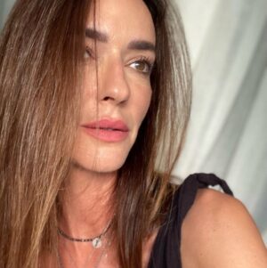 Sema Şimşek Instagram - Gurur, insanı öldürebilir. Ama bazen geriye bir tek o kalır. #gurur #semasimsek #tb