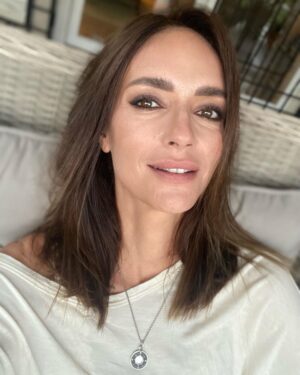 Sema Şimşek Instagram - Duygularımızla kaydettiklerimizi zihnimizle silemeyiz. #cemmumcu #tbt #semasimsek #nofilter