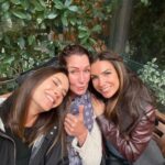 Sema Şimşek Instagram - Ama biz gerçekten şeytanın bacağını kırıp ceyceyimle buluşmayı başardık. Ara olmasın artık!🙏🏼 grubumuzun adı gibi “SONSUZ” olan dostluğumuza ve sevgimize 🥰❤️ #semasimsek #ceylansaner #aslıhanegemen #nofilter #nofilterneeded #sevgigüzelleştirir ❤️