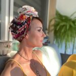 Sema Şimşek Instagram – Annemin doğum günü şerefine RENK! 70 yaşına hoşgeldin annem. 💛✨🧿 #serpilşimşek #semasimsek #nofilter