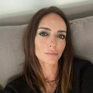 Sema Şimşek Instagram - Olduğu gibi…🤗 #semasimsek #nofilter çünküüüü ışık en güzel filtre☺️✌🏼
