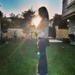 Sema Şimşek Instagram - Her şey yolunda…mı?! #türkiye #semasimşek #alaçatı