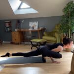 Sema Şimşek Instagram - @mehtapfuatoglu bana neler yaptırıyorsun ve ben bunları nasıl başarıyorum. ✨🤩☺️🙏🏼 #semasimsek #yoga #başlangıç #başarıcam #devam