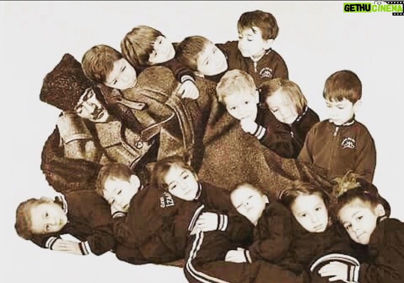 Sema Şimşek Instagram - İçimdeki çocuğun da bayramı. O çocuk beni hiç terketmesin. #23nisanulusalegemenlikveçocukbayramı ✨🧡 #mustafakemalatatürk