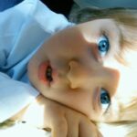 Sema Şimşek Instagram - İyi ki ama iyi ki !!! 🤍🧿 Benim doğurduğum, senin doğduğun gün kutlu olsun yavrum. Kalbimin en ferah yeri, seni koşulsuz seviyorum. İyi ki doğdun. 🧿🧿 #ruzgarhakki @ruzgar_hakki #anaoğul #evlat #emanetim #herşeyim #kalbiminenferahyeri #semasimsek