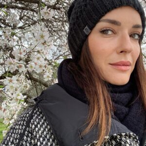 Sema Şimşek Instagram - Oysa tüm dünya BAHAR olabilirdi…#bahar #barış #dünyayasığamadık #ukraine