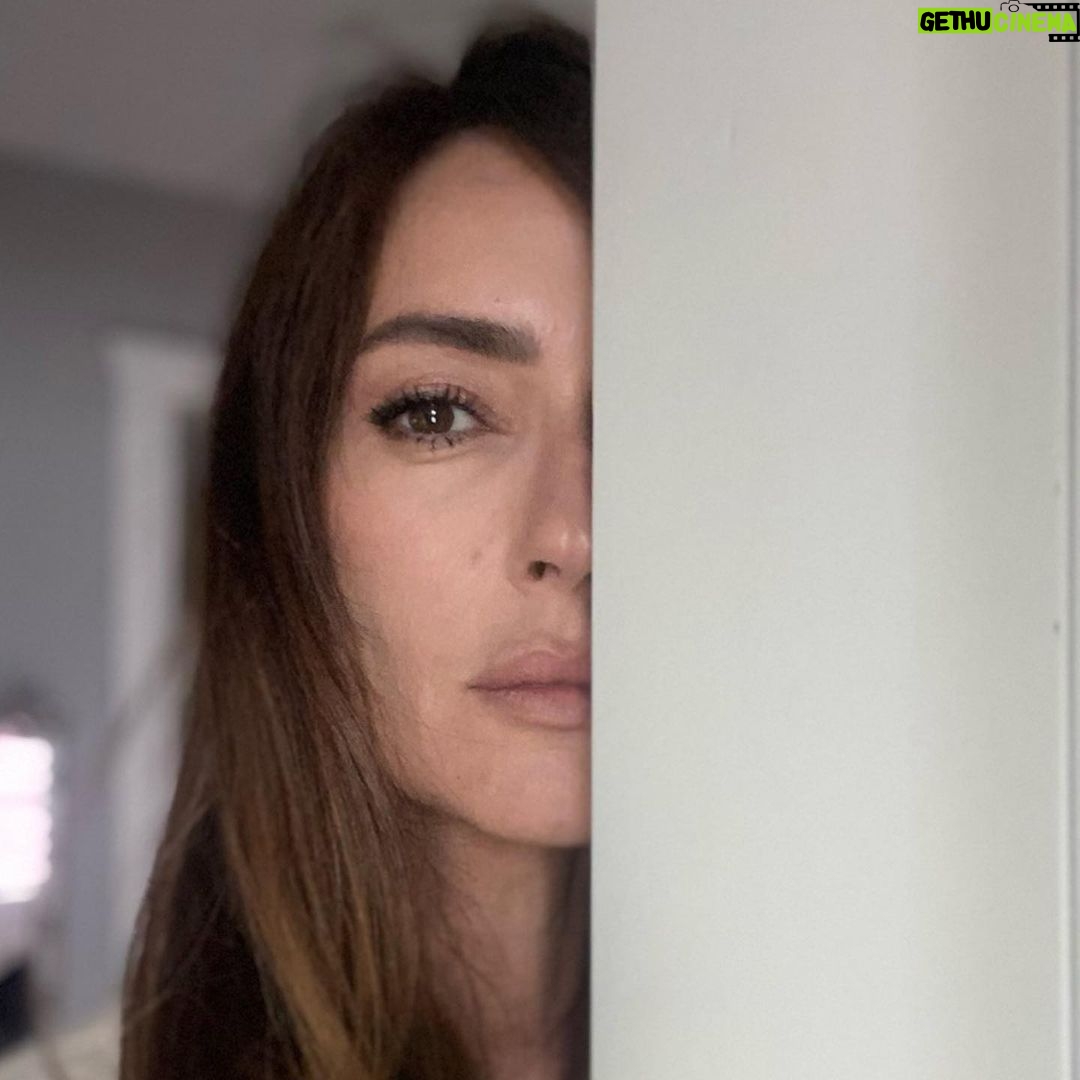 Sema Şimşek - 1.8K Likes - İşte böyle bir şey babasız büyümek, 40 yıldır hep YARIM, EKSİK
#yarım #eksik #baba #semasimsek #hamdişimşek
