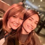 Sema Şimşek Instagram - Aşırı sevgi içerir.😌 @zaferesendemircan ımmm… araya ne kadar zaman girerse girsin, kaldığımız yerden devam edebildiğimiz dostum. İyi ki varsın! 🙏🏼 #semasimsek #zaferesendemircan