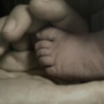 Sema Şimşek Instagram - İyi ki ama iyi ki beni seçtin. Hoş geldin 16, hoş geldin kalbimin en ferah yeri! Sevincim, mutluluğum, kaygım, korkularım hoş geldin. Hepsi kabulüm sen sağlıklı olduğun sürece🙏🏼❤️ Seni o koca aklının alamayacağı kadar çok seviyorum. İyi ki varsın, iyi ki doğdun✨ #semasimsek #ruzgarhakki #anaoğul #emanetim #evlat #kalbiminenferahyeri Not: erkek pijamamla nasılım ama ?!😄 kırmızı kurdele yok, dantel yok, gecelik yok, oje yok, makyaj yok. Missss… Ha bi de #bendoğurdum🫢😄