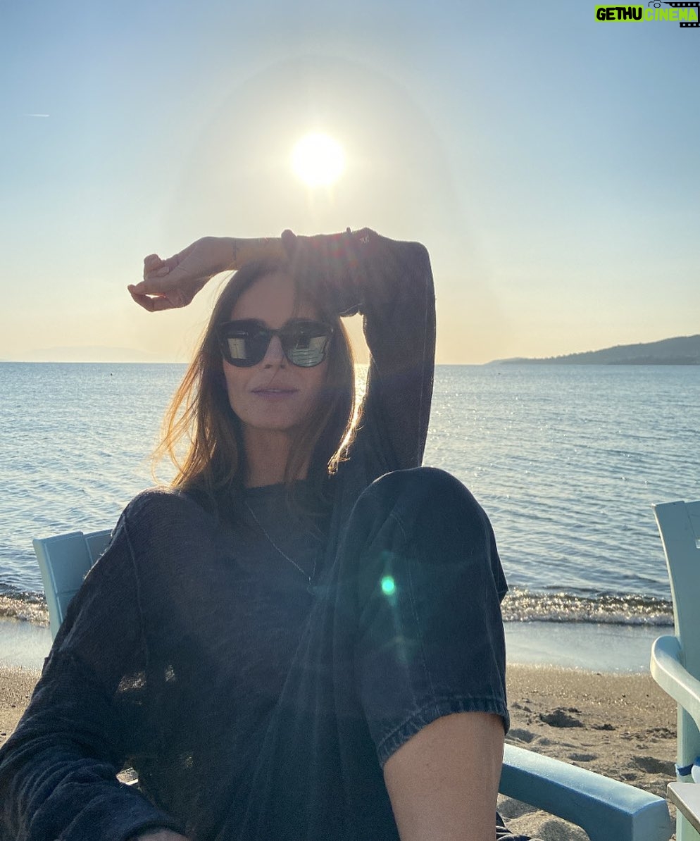 Sema Şimşek - 1.9K Likes - Çandarlı güneşinden son kare. Yayında ve yapımda emeği geçen herkese çok teşekkürler🥰🙏🏼 #semasimsek #nofilter #dostlar #sadrasokaklezzetleri #sadra #çandarlımerkez #çandarlısahil