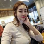Seo Yeong Instagram - 며칠 몸이 좀 아팠다가 회복하는중🤒 그럼에도 불구하고 태어나서 단 한번도 아픈적이 없는 천하장사 신소이는 참 다행임😘 나의 건강을 다 빼앗아간 신소이인가^^;; #남편이수고많음 #내일도수고해주세요 #전우애 #haveaniceweekend 판교 아브뉴프랑 - Avenue France