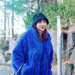 Seo Yeong Instagram - 아 며칠만에 집에 왔는데 산장이 더 따뜻하네 너무 추운 너무 싫은 겨울🥶 #겨울가라쫌 #봄아와라🌸 #덜덜덜 #달달달 #감기조심 #나이드니보조개가더들어가는데 #슬픈현상이군 #2023winter