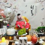 Seo Yeong Instagram – 1년전 11월 24일 오후 3시 9분.
신소이 탄생🤍
오늘 같은 시간에 남편과 둘이 셀프돌상 차리고 셀프촬영🖤
소이 봐가면서 하려니 많이 놓치고 미숙했지만 그래도 집에서 직접 우당탕탕 치르니 더 뜻깊었다~ 
1년동안 아픈데 없이 진짜 건강하게 지내온 딸, 앞으로도 지금처럼만 커주길❤️
P.s 모두가 소이 돌 축하해줄때 1년간 고생했다며 날 챙겨주는 착하고 다정한 남편, 여보 드디어 1년이 지났어! 이제 19년 남았어ㅋ
잘해보자! 내년엔 나 본업 좀 하고올게ㅋㅋㅋ
#돌끝맘
#행사끝
#홀가분
#눈누난나
#내일은예방접종이다
#mylovelydaughter
#alliswell