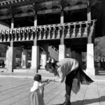 Seo Yeong Instagram – D-1 소이 돌 전야제ㅎ
남편과 동네 공원에서 찰칵📸
너무 추워서 코끝이 빨간데도 천하무적 소이는 컨디션 최상으로 돌 하루전까지 왔다ㅎ
소이를 품은채로 결혼식을 너무 성대하게 치르며 감사하게도 너무 많은 사람들의 축하를 받아서 돌잔치는 셀프로 해주기로 했는데 나날이 발전하는 남편의 사진실력덕에 짧고 굵게 샤샤샥!
이게 더 의미있고 오래 기억에 남을것 같아💗 
내일도 화이팅해서 돌상 잘 차려주자 남편아ㅎ
#한복입은만두
#1년이라니
#감개무량한밤
#myonlyone