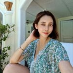 Seo Yeong Instagram - 겨울을 너무너무 싫어하는 난, 사계절의 매력을 전혀 못 느끼기에 찬바람부는 요즘 매일 생각한다. 내사랑 발리야 조금만 기다려라. 소이 어여 키워서 날라갈게🧡 #여름여자 #여름만좋아함 #나머진오든가말든가 #올겨울도무사히⛄️ #벌써작년사진 #추억의밤 #빨래지옥 P.s 여보 내 쟈키쟈키 어디있어? @papa_soyee
