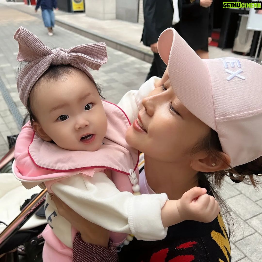 Seo Yeong Instagram - 오늘 신소이는 얼굴이 찐계란같았음👶😅 이제 3주뒤면 돌아기가 됨. #인생1년차❣️ #다컸네다컸어 #나님고생많았네 #좋은꿈꾸자요 #코코 #haveanicedream 판교 아브뉴프랑 - Avenue France