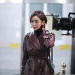 Seo Yeong Instagram – 머리카락을 다시 잘라? 길러?
아…복귀까진 마지막으로 머리 좀 길러보려했더니 신소이가 죄다 뜯어놔…
지금 어깨정도인듯 한데…
하루종일 노느라 손에 땀이 흥건히 젖어있는 손으로 머리잡히잖아요? 와…
진짜 고사리같은 쪼꼬만 손이 힘이 얼마나 센지 눈물이 남요…
내 딸이니까 참아요……🙃
#머리카락뜯기는소리
#표정관리안됨
#특히구렛나루
#돌아기랑신경전
#너내가누군지모르지
#다행인줄알아
#엄마가이길거야
#aorb 
#naverendingstory