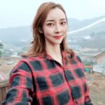 Seo Yeong Instagram – 작품할때는 몸관리하기가 어렵고 살이 잘 안빠져서 한달내내 물만 먹고 촬영한적도 있었는데 육아는 아주 잘챙겨먹어도 저절로 다이어트가 팍팍 되는중😬
#소이는포동포동
#엄마는비실비실
#진정제일어려운것이육아다
#촬영은며칠밤새도끝이라도있지
#여보난그만복귀할게
#날놓아줘
#별도보임
#피융피융
#awosomemoments❤️ Jisan Forest Ski Resort, 지산포레스트리조