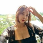 Seo Yeong Instagram - 겨울을 너무너무 싫어하는 난, 사계절의 매력을 전혀 못 느끼기에 찬바람부는 요즘 매일 생각한다. 내사랑 발리야 조금만 기다려라. 소이 어여 키워서 날라갈게🧡 #여름여자 #여름만좋아함 #나머진오든가말든가 #올겨울도무사히⛄️ #벌써작년사진 #추억의밤 #빨래지옥 P.s 여보 내 쟈키쟈키 어디있어? @papa_soyee