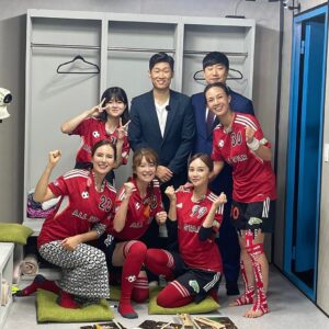 Seogi Instagram - 골때녀 선배 언니분들과 함께 올스타전을 뛰게 되어 무척 영광이였습니다 !