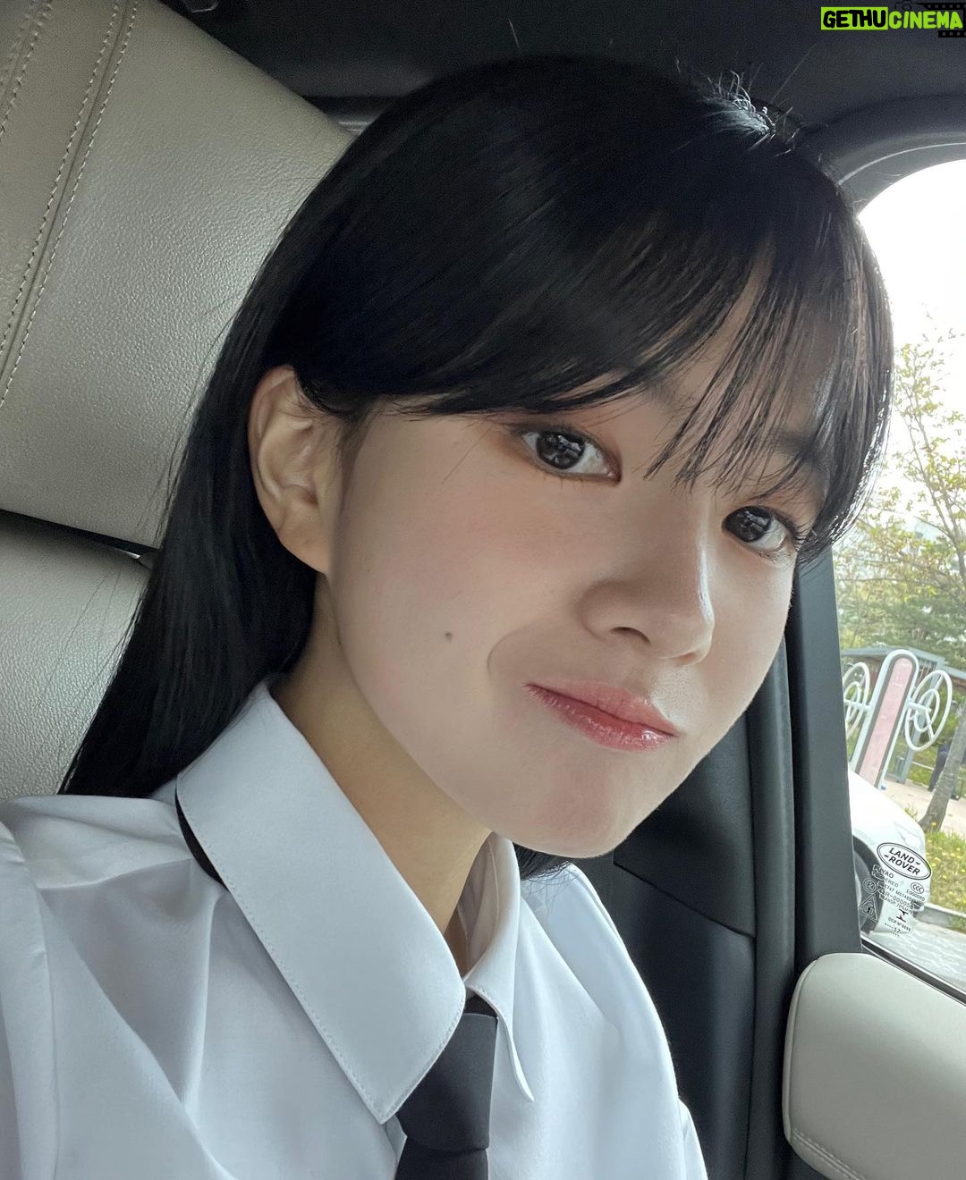 Seogi - 9.2K Likes - 따끈따끈한 신곡 리뷰영상 보러 가볼까나~