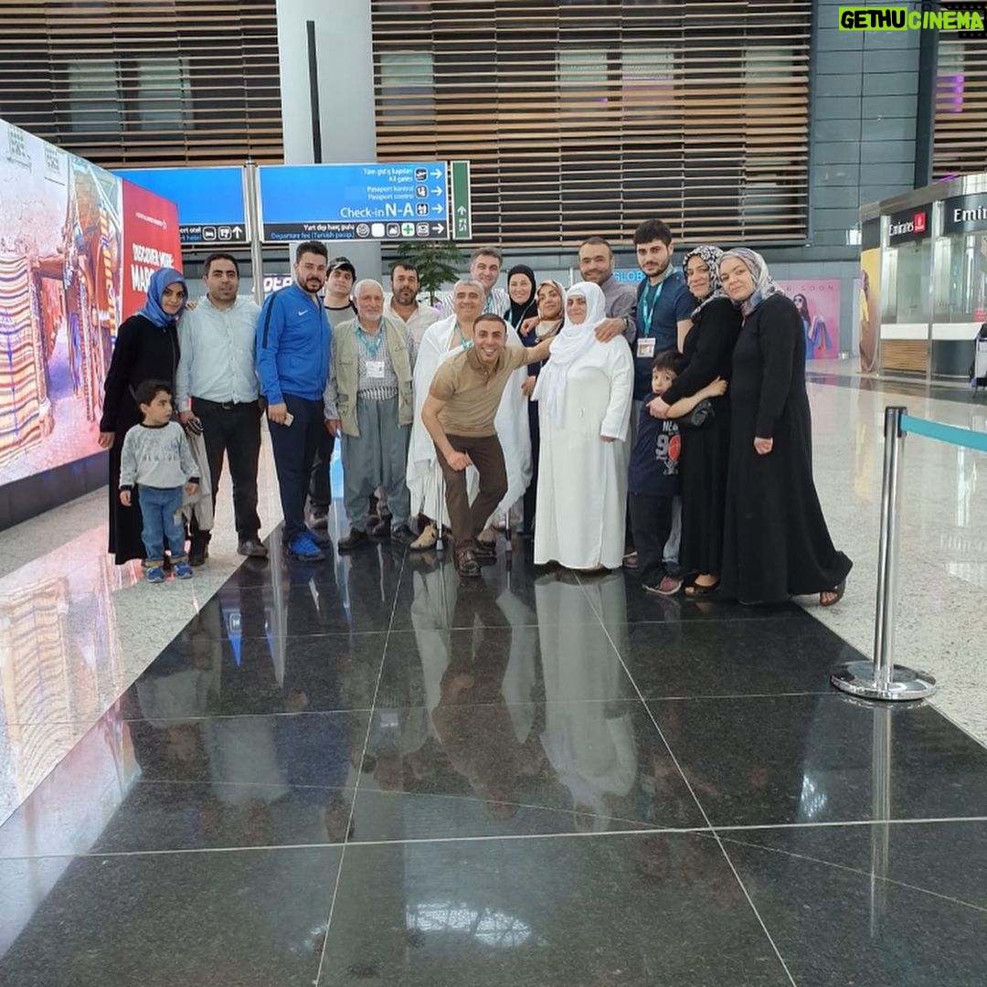 Serdar Çakmak Instagram - @mevlutdd Biz senden razıyız, Rabbim de razı olsun inşALLAH 🙏🏻 İstanbul Havalimanı / Istanbul Airport
