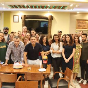 Serdar Çakmak Instagram - Rabbim cümlemize hayırlı ve sağlıklı uzun ömürler nasip etsin... Sevenleri olmalı bu Dünya’ da insanın, daha başka ne ister ki hayattan? Siz benden hiç eksik olmayın Canlarım! @mevlutdd @emrekarabulut_ @selinimm_selinn @serapekmezoglu @ebrudalbudak @burcu_keser @murat.keduk @abdullahdede @burcibubu @eriskendeniz @gulkenn @neslidmr @sedatufioglu @mustafadurmz @gizemkorkmazz @mert_yamak @kbraa_klcc
