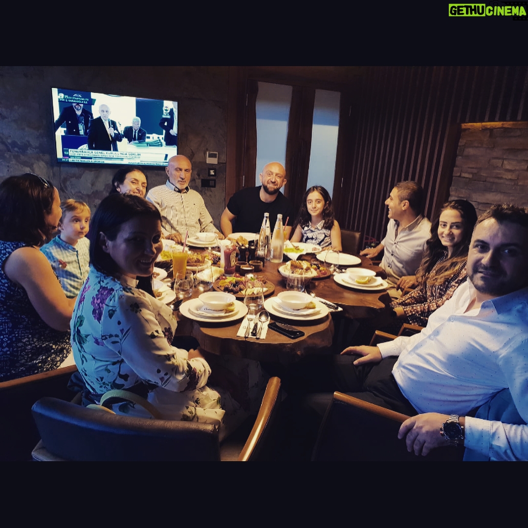 Serdar Çakmak - 0.9K Likes - Bu muhteşem huzurlu iftar organizasyonu için başta Aziz Abim ve @okd çok teşekkür ediyorum, bu arada hiç bu kadar gülmemiştim 😀 #iftar @okd.tr