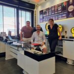 Serdar Çakmak Instagram - Dile kolay tam 10 yıl! Kah eğlendik, kah ağladık, kah güldük... Fakat bir birimizi hiçç kırmadık! Sevgili patronum, kardeşim, dostum @mevlutdd Hakkını helal et! Bizim ömrümüz yettiğince dostluğumuz baki kalacak... ( Gsm: hattım ajansa ait olduğu için teslim ettim ) Arayıpta ulaşamayanlar İnstagram hesabımdan mesaj yollayabilirler! Siz değerli üyelerimiz, sizlerde hakkınızı helal edin bende varsa sonuna kadar helal olsun!