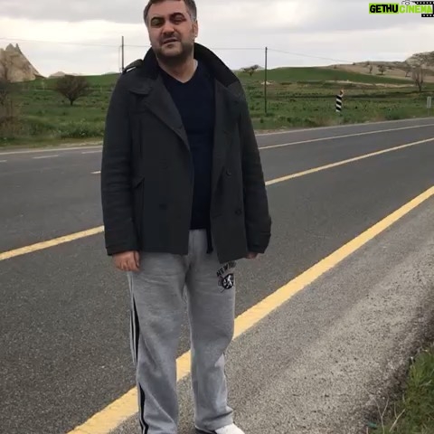 Serdar Çakmak Instagram - Göremeden Gidiyoruz Gördünmü! Neyi? 😝