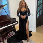 Serena Williams Instagram - On my way to the @naacpimageawards but stopped for a quick pic 📸
