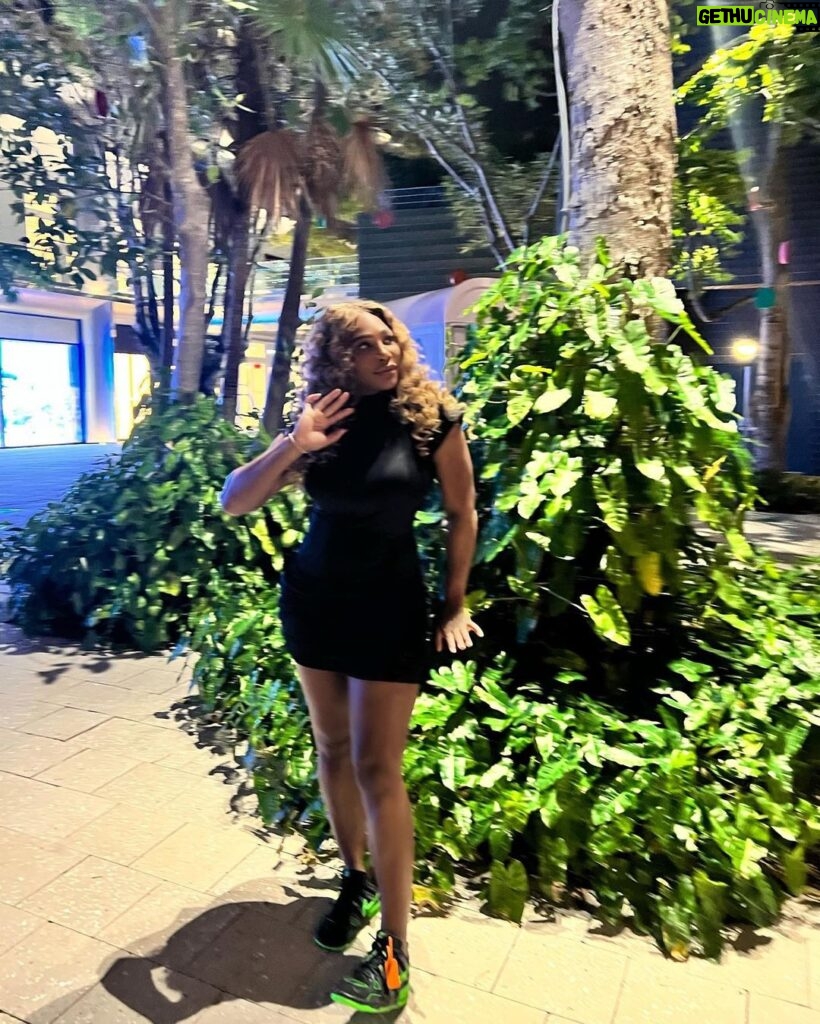 Serena Williams Instagram - Miami nights ✨