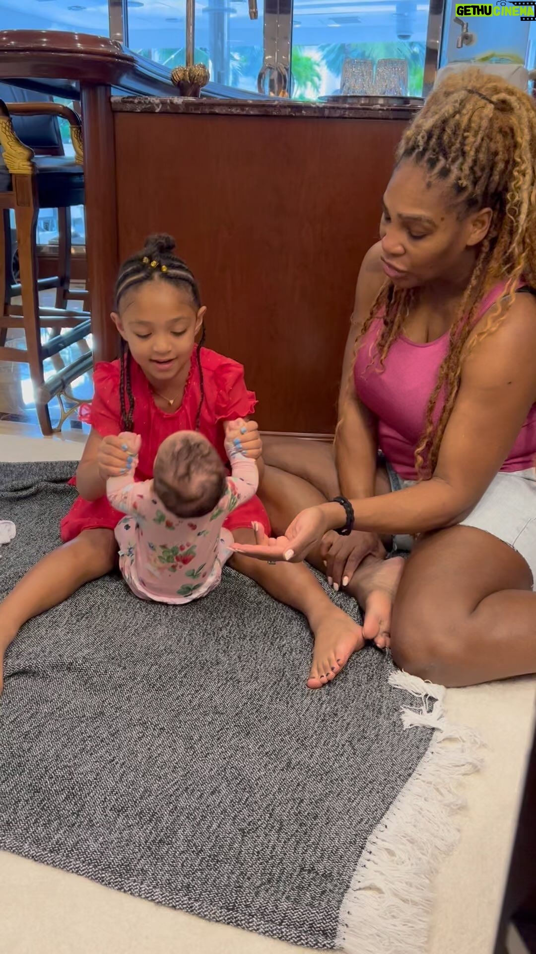 Serena Williams - 1.1 Million Likes - We all work out in this family. @adiraohanian @olympiaohanian 💪🏿
#gym #fyp