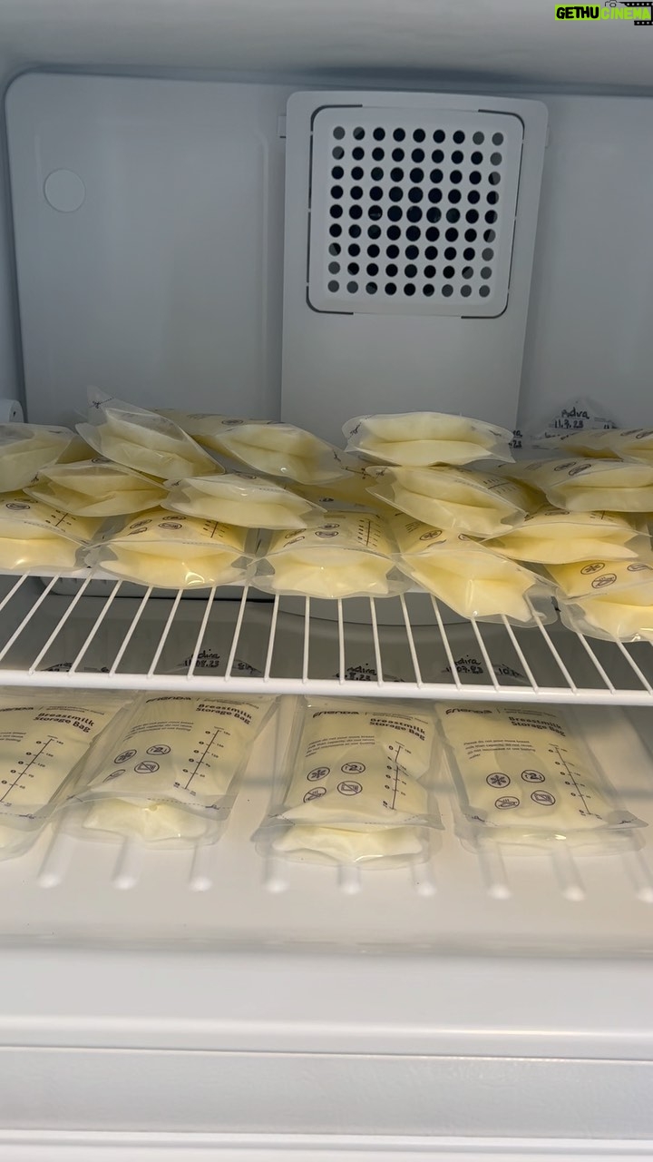 Serena Williams - 225.7K Likes - On a recent trip to NY I had left over breast milk. After going through a screening I was able to donate it instead of taking the milk home. I know so many amazing women that adopt or are unable to make milk. It felt amazing. BTW Someone out there is getting some super soldier milk. 🤭