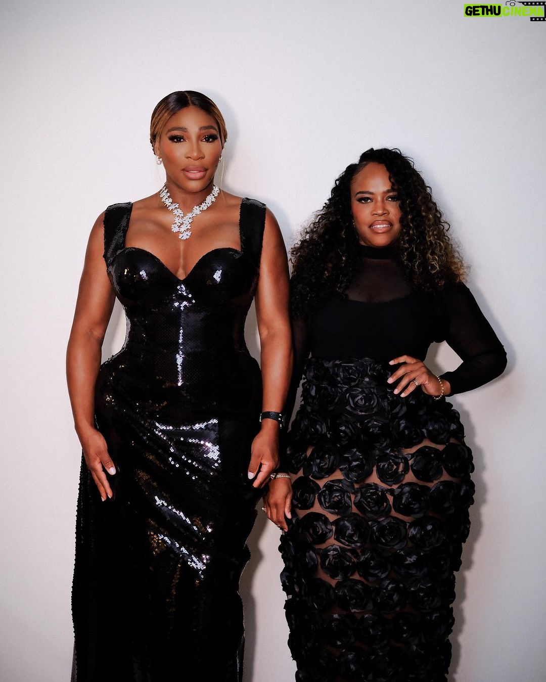 Serena Williams Instagram - My night out with @cfda continued… Dress: @thombrowne Jewels: @davidyurman Watch: @audemarspiguet Styling: @kmcme17 Hair: @nikkinelms Makeup: @makeupbylatisha Photos: @anoukklapp Editing: @joelhalcro