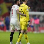 Sergio Ramos Instagram – Cuesta transmitir pensamientos y sensaciones cuando no son buenos. Anoche fue una decepción por el desenlace, porque la Copa era una ilusión y, especialmente, porque el partido de ayer, y todos los venideros, tenía una carga emocional añadida mirando al cielo con el corazón sevillista encogido y el alma triste.
La Copa ya no está en nuestros planes, pero sabemos que nos queda mucho por hacer en liga. No podremos daros alegrías de títulos, pero intentaremos que os sintáis orgullosos de nosotros en cada uno de los partidos que nos quedan por jugar.
El objetivo es pelear, es ganar, es levantarnos, y hacerlo por vosotros y por el @sevillafc.

Sometimes it can be difficult to express thoughts and feelings. The outcome last night was a disappointment because the Cup still gave us a title to play for. Last night’s match had an added emotional load, as will those ahead, as we mourn the loss of a family of faithful Sevilla supporters who lost their lives following their team. 
The Cup is no longer part of our plans, but we know we have a lot to do in the league. We can’t give you a trophy, but we’ll do everything to make you feel proud of us in every last game we have left. 
The objective is to fight, to win, to stand up, to do it for you and for #SevillaFC.