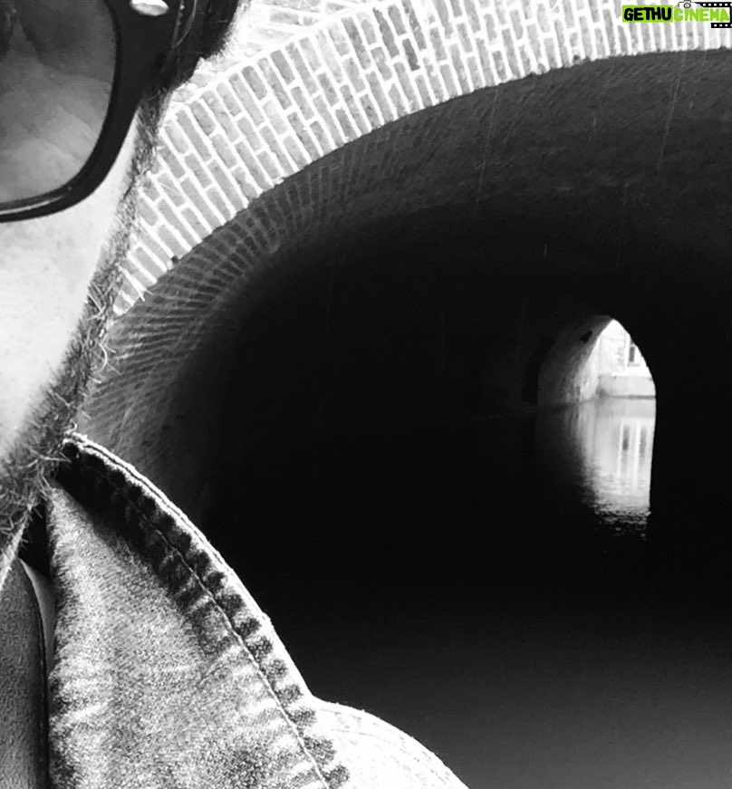 Serhan Süsler Instagram - Boğazımıza kadar boka battık,ama tünelin sonu hep ışık vallahi. #utrecht Doorn