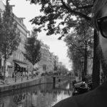 Serhan Süsler Instagram - Lan Willem misin Aleks misin akıllı ol. Kralına posta.🤓#nederland #love #redlightdistrict #redlight #amsterdam #amstaff #amazing #like #loveher #king #bnw #bnwmood #blackandwhite #black #blacknwhite #bnw_planet #bnw_city #serhansusler #acteur #theatre #klm #oyuncu #sahne #canals #weed #cityofstars Amsterdam Red Light District