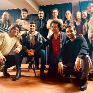 Serhan Süsler Instagram - SAKM’de öğrencilerimle.. @jahon0704 @buseyiildirim @berna.yucel @dylarz @volkantutun34 @1aslikvl @melislebig @togayisa @_mazlum_amil @yareenngungor #alihankara