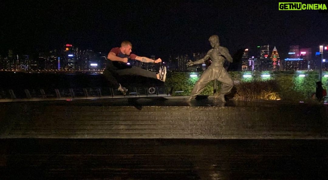 Serhii Filimonov Instagram - Вышел с Виктором Цоем по разам. #филя #гонор #гонконг ฮ่องกง | Hong Kong | 香港