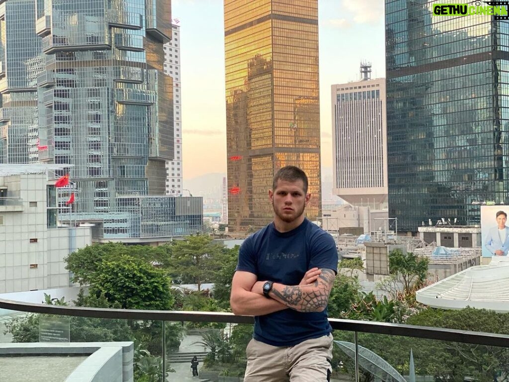Serhii Filimonov Instagram - Гонконг город небоскрёбов и свободных людей! #филя #гонор #freedomForHongKong #hongkong Hong Kong