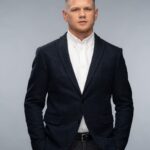 Serhii Filimonov Instagram - Шо скажете ребята? К лицу мне серьезность? Или шорты и футболка «Гонор» лучше? Kyiv, Ukraine