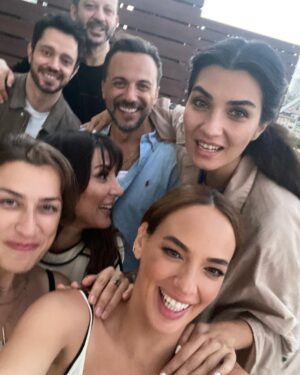 Serkan Altunorak Instagram - 2022 ROCKS! ❤️🤘🥂