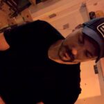 Serkan Altunorak Instagram - “Anotherself/Zeytinağacı” set arkası, geçen sene bu zamanlar… İzleyen, yalnız bırakmayan ve güzel mesajlarla bizi çok mutlu eden tüm izleyicilerimize sonsuz teşekkürler… iyi ki varsınız❤️ “Rakı-balık,Ayvalık!” @netflixturkiye @ogm.pictures Cunda, Ayvalık