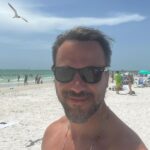 Serkan Altunorak Instagram - Let's lose our minds and go fuckin' crazyyyy!!!! I-I-I-I-I-I keep on hopin' we'll eat cake by the ocean!!!!!!🧉🏄🏻‍♂️ Tampa Clearwater Beach