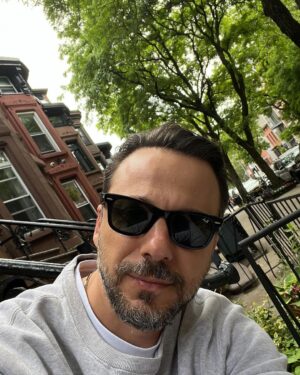 Serkan Altunorak Instagram - I 🖤 NY w/ @cagcaliskur @cemavnayim @toygar.durak @rimaaskin