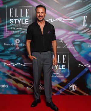 Serkan Altunorak Instagram - Harika bir geceydi teşekkürler @elleturkiye ❤️🥂
#ellestyleawards2023